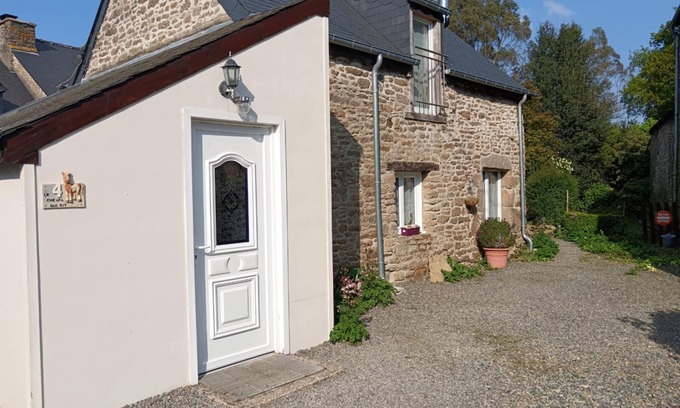 Le Gouray Casa | Gîte Le Cheval qui Rit Breton house in quiet hamlet Pets welcome