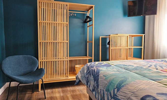 Sablons Casa | Gîte le loft bleu sleeps 12