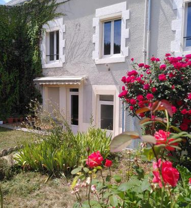 Scoury Casa | Gîte LE MAGE - maison de retrouvailles