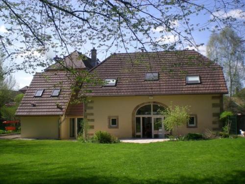 Clairegoutte Casa | Gîte Le Séquoia: Confort pour 17 personnes, idéal pour randonner dans les Vosges Saônoises - FR-1-583-426