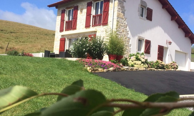 Bearn-Basque Country Casa | Casa vasca 4 **** para 4 personas, a 2 km de un pueblo protegido