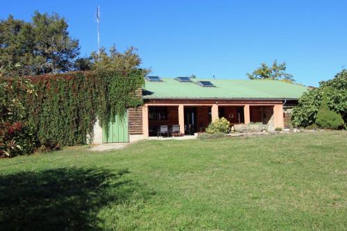 Mailhac-sur-Benaize Casa | Gîte Montbrugnaud: "les trois chênes"