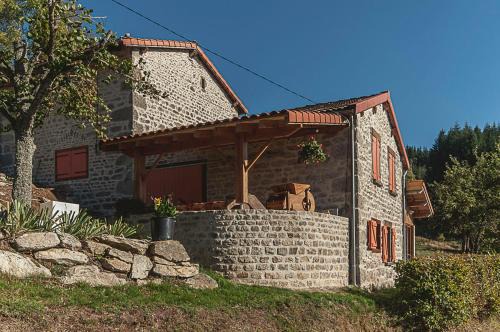 Vertolaye Casa | Gîte " Orée des bois"
