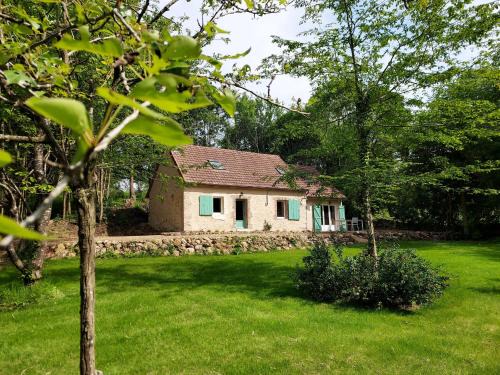 Saint-Georges-de-la-Couee Casa | Gîte paisible, tout confort avec grand terrain, garage, Wi-Fi, proche du Mans et de la vallée du Loir - FR-1-410-394