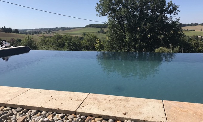 Lavardens Cabaña | Gîte piscine & panorama