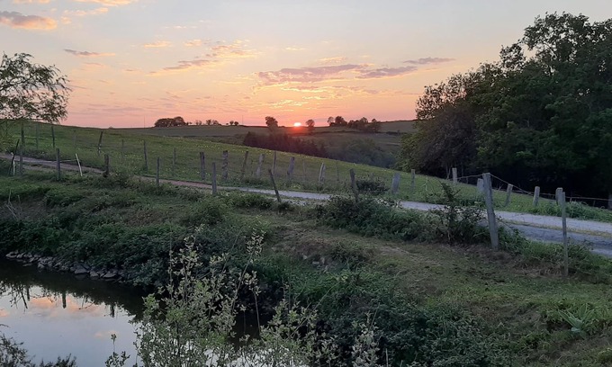 Saint-Symphorien-de-Lay Casa | Gîte Soprano 4 à 6 Personnes, Pleine Campagne, Fibre, Promenades Ânes