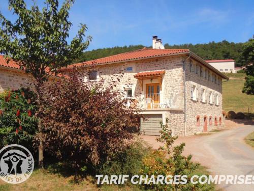 Chirassimont Casa | Gîte spacieux avec 6 chambres, cheminée et terrain de pétanque en pleine campagne - FR-1-496-65