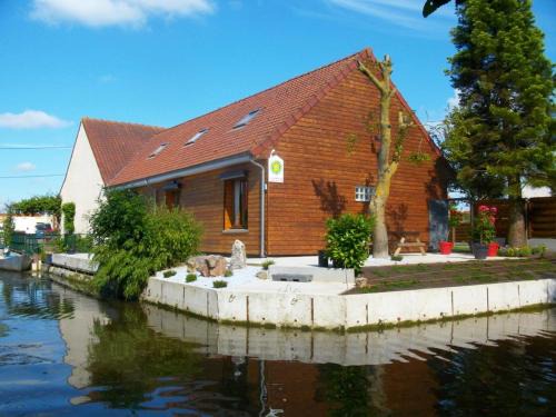 Saint-Omer Casa | Gîte spacieux avec jardin, barque, et label tourisme handicap - Marais Audomarois - FR-1-376-72