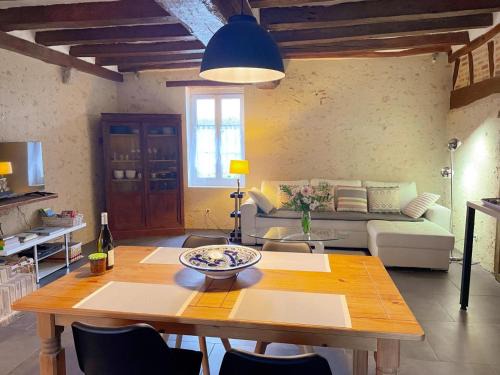 Feings Casa | Gîte tout confort avec grand jardin, cheminée, clim et WIFI, proche châteaux de la Loire et ZooParc de Beauval - FR-1-491-400