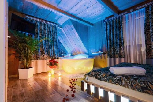 Poronin Casa | GÓRALSKA VILLA APARTAMENTY Z JACUZZI & HOME SPA & Zakopane
