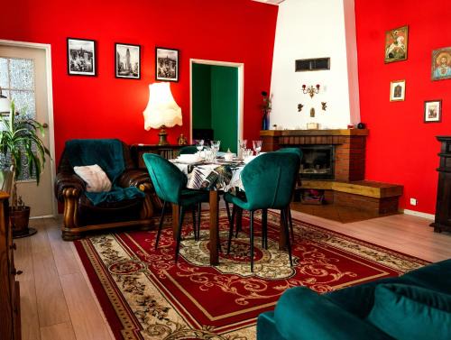 Srodmiescie Apartamento | Górna Royal Red Apartment