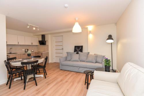Juodkrante Apartamento | Gėlių terasos- apartamentai su terasa