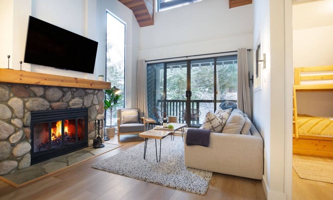 Upper Village Apartamento | Gables @ Gondola Base - Designer 2BR