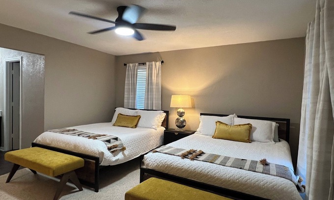 Gainesville Casa | Gainesville Getaway. Newly remodeled home minutes from WinStar and NCTC