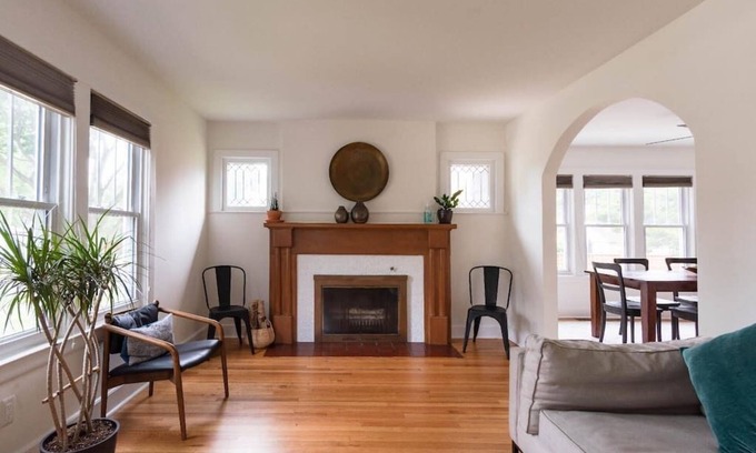 Royal Oak Casa | Gains House - Central Location - Best Neighborhood - Modern Farmhouse