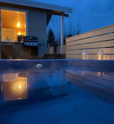 Blaskogabyggd Casa | Galdur Cottage- heart of Golden Circle with hot tub