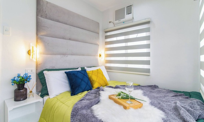 Mandaue Apartamento | Galena by J&J ( 1BR | WiFi | Netflix | Pool )