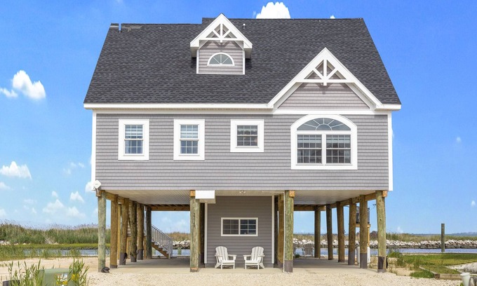 Captain's Cove Casa | Gallops Point - Luxury on the Chincoteague Bay!
