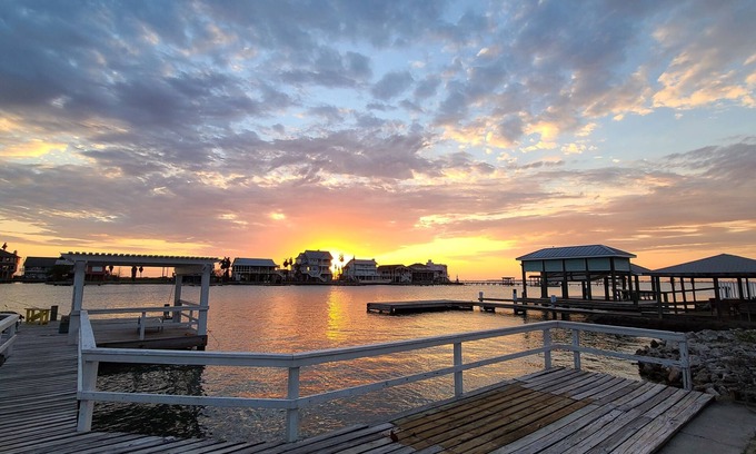 Crash Boat Basin Casa | Galveston bay house waterfront, Private Fishing Dock, Arcade, Near town & Beach