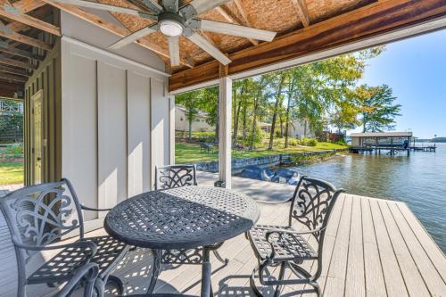Smith Mountain Estates Casa | Game Day Getaway on Lake Martin with Private Dock