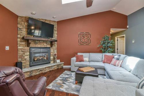 Asheville Casa | Game room, hot tub, just 7 miles to downtown Asheville!