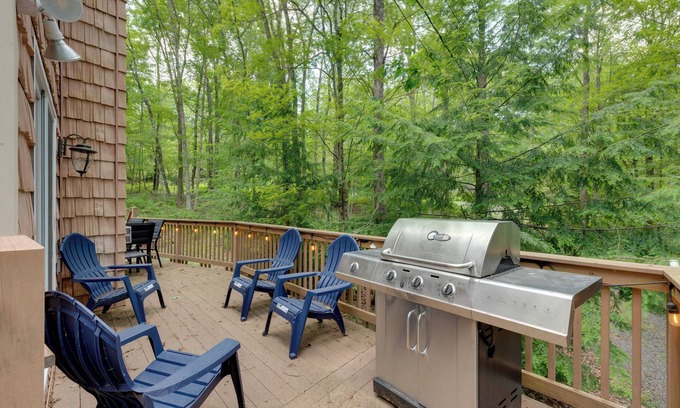 Albrightsville Cabaña | Game Room + Lake Access: Albrightsville Escape