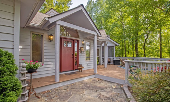 Nellysford Casa | Game Room, Sauna, Bonus Apartment Near Wintergreen Resort!