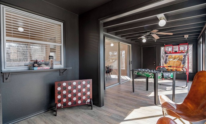 Bella Vista Casa | GameRoom, Trail access seconds away, cozy!