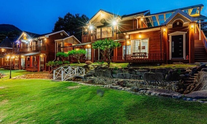 Chuncheon Casa | Gangchon Palace Pension