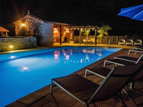 Issac Casa | Gapard La Grange