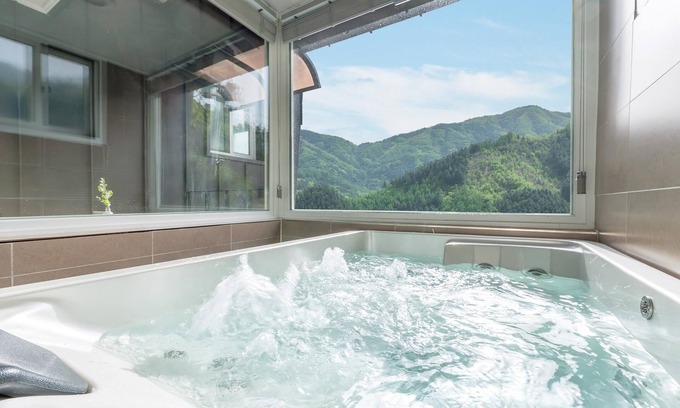 Buk Casa | Gapyeong Gipeunsanarae Spa Pension