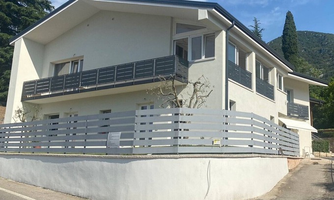Caprino Veronese Apartamento | GARDA 33 POINT5 APARTMENT IN VERONESE CAPRINO