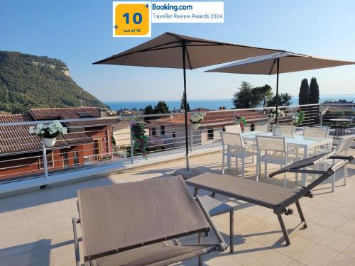 Garda Apartamento | Garda view - Nuovo appartamento con solarium vista lago