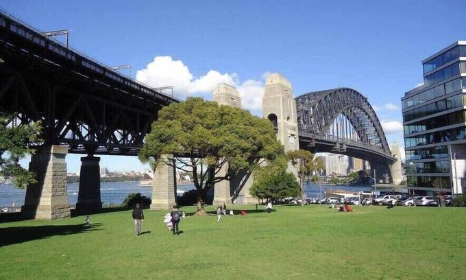 North Sydney Apartamento | Garden 2 Bed Apt and Walk to Harbour | Parking