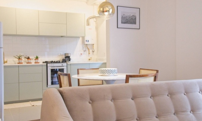 Campina do Siqueira Apartamento | Garden Apartment near Barigui Park with garage