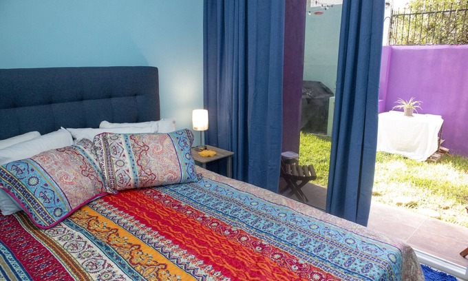 Colonia Independencia Apartamento | Garden ArtSpace pets ok 1.5bdrm w/ Alexa, bicycles, shared pool & grill, wifi
