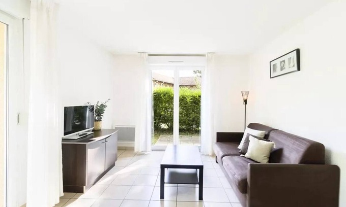 Marcy-l'Etoile Apartamento | Garden & City Lyon Residence - Marcy l'Etoile *** - 2 rooms 2 people
