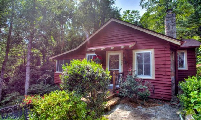 Laurel Park Cabaña | Garden Cottage, Casa de vacaciones actualizada de 1940, ¡Habitación impresionante de Carolina!