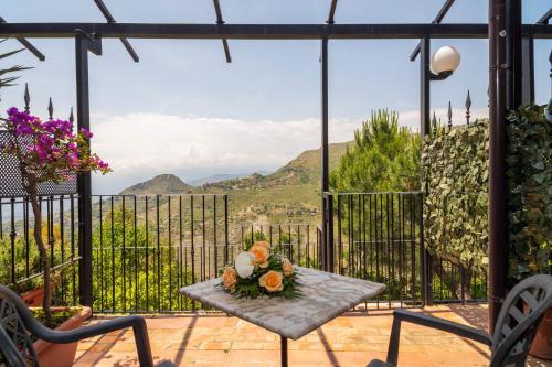 Castelmola Apartamento | Garden Cottage I Dammusi - Limoni