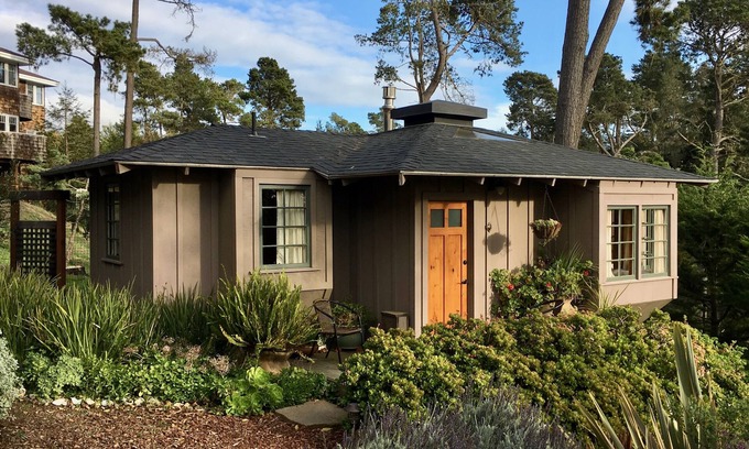 Lodge Hill Cabaña | Garden Cottage Retreat