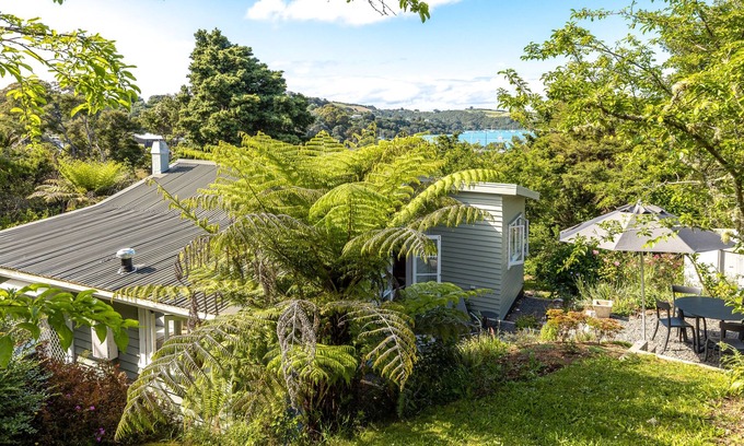 Ostend Casa | Okahuiti - Stay Waiheke