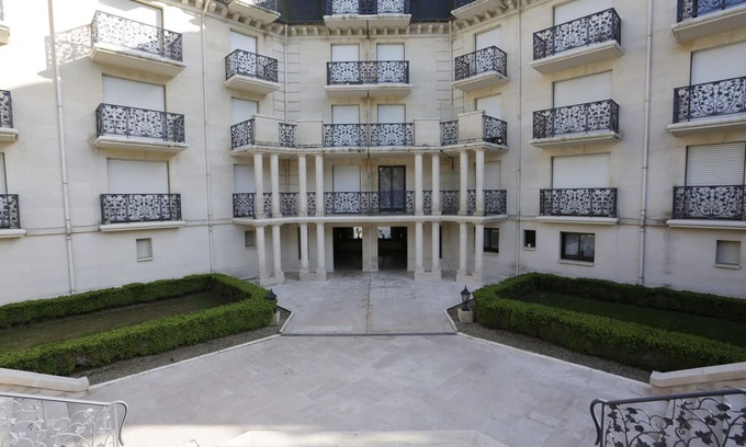 Deauville City Centre Apartamento | 300 m de playa, apartamento en la planta baja del sol, completamente renovado, a 200 m del casino