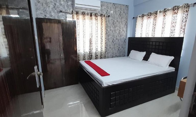 Kolkata Casa | Garden Guest House near Rene tower Ruby general hospital