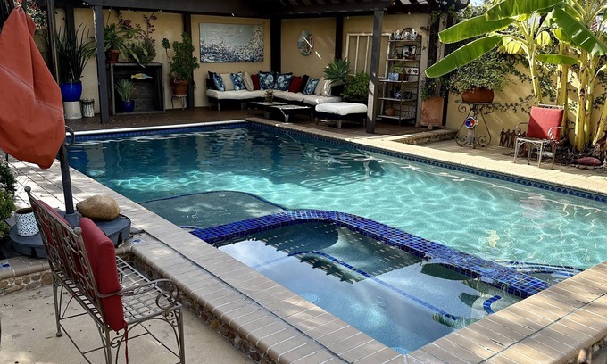 Talmadge Cabaña | Garden guesthouse with pool, 1 bedroom, WiFi and AC in beautiful San Diego