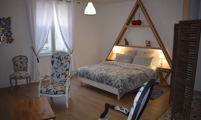 Aubigny-sur-Nere Casa | Garden level No stairs Direct access