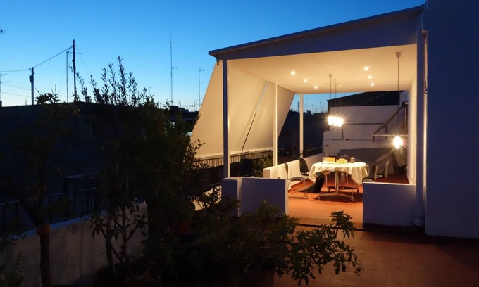 Alicante Apartamento | Garden Penthouse Mercado Alicante, 70m2 de terraza tranquila y soleada