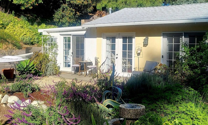 Woodland Hills Cabaña | Garden Retreat