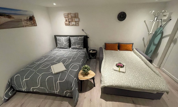 Villepinte Apartamento | Garden, studio near Paris Roissy CDG Airport, Disneyland, Asterix, Exposition