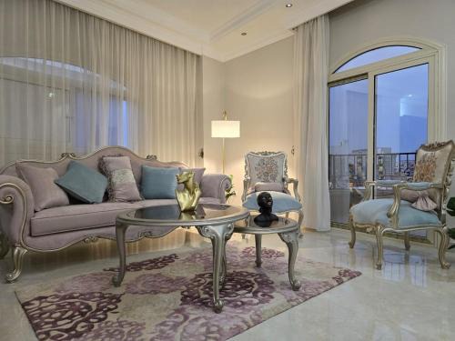 New Cairo Apartamento | Garden View Royal Villa 284 - 210 meters space,17 min to Airport 1 min to Water Way, New Cairo - El Banafseg
