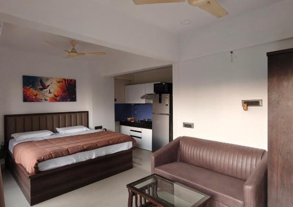 Sanpada Apartamento | Garden-View Studio Apartment in Sanpada, Navi Mumbai